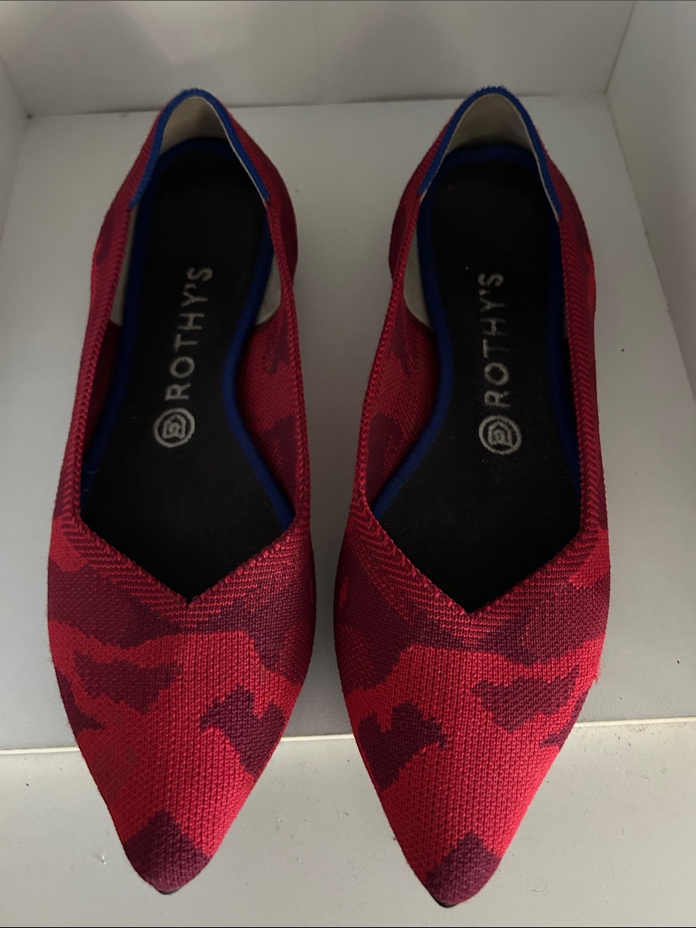 Rothy's Red and Burgundy Camo Pointed Knit Flats 9.5